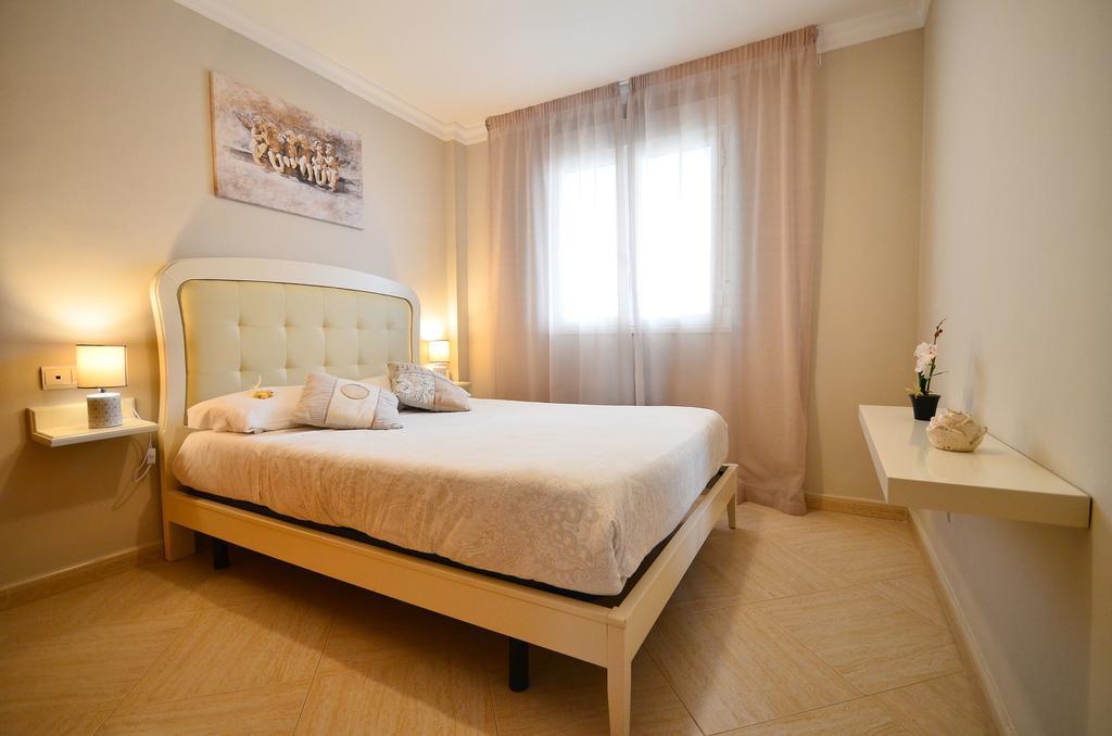 Aparthotel Ola Blanca Cala de Finestrat Esterno foto